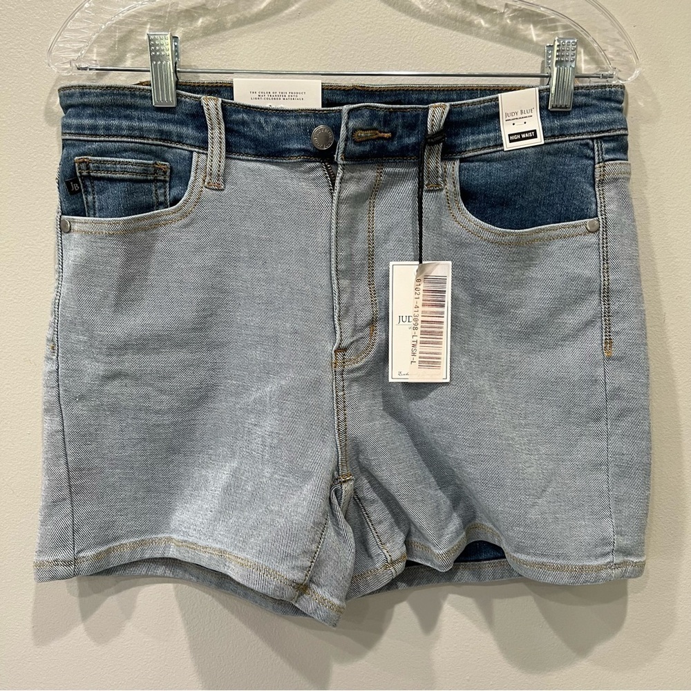 Judy Blue High Rise Jean Shorts Women’s Size Large NEW